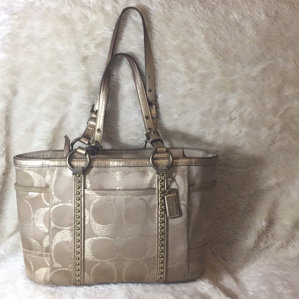 ⬇️Coach Gold Metallic stud Tote Bag